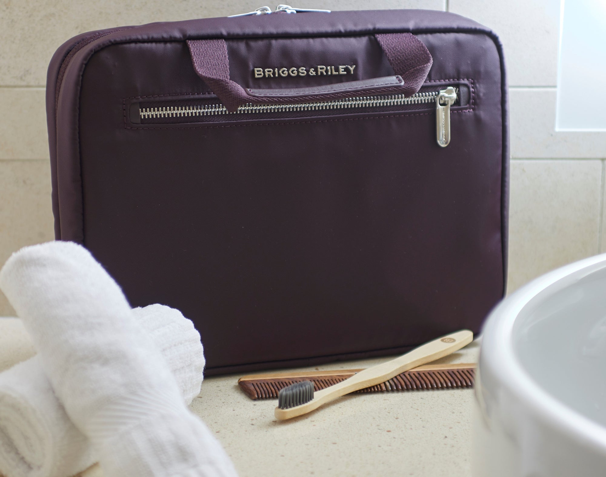 How to Pack Toiletries for Travel Like a Pro