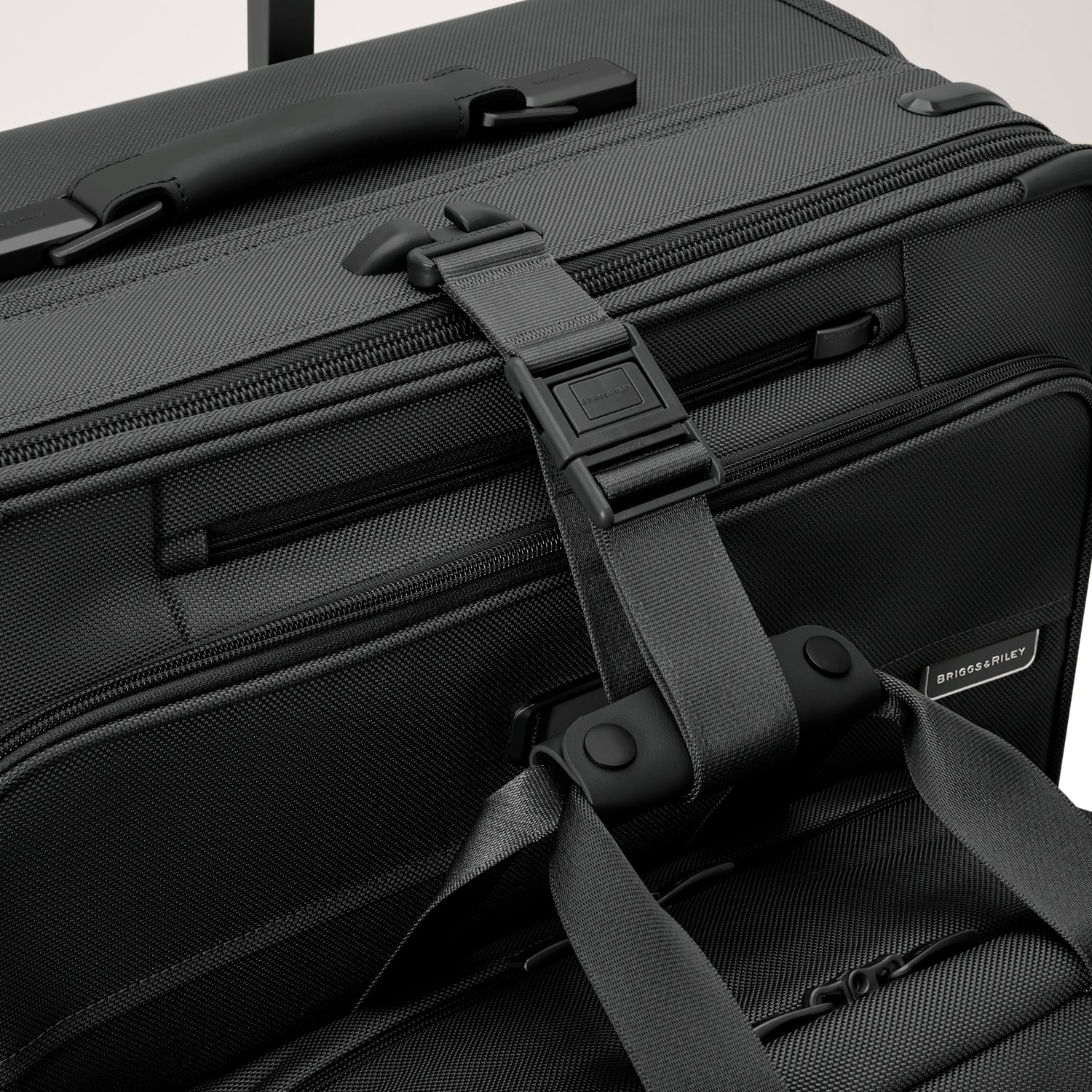 Briggs and Riley Baseline Medium Expandable Upright Smartlink Strap #color_black