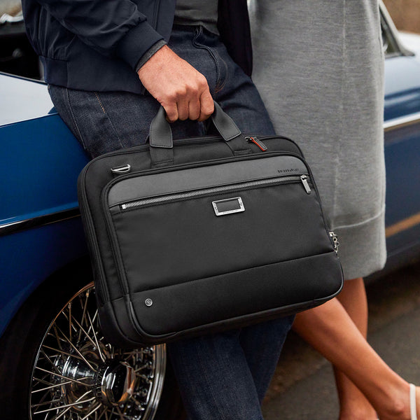 Laptop Bags & Briefcases BUSINESS CASES  Keep all of your business essentials 
organised in a sleek, timeless design.