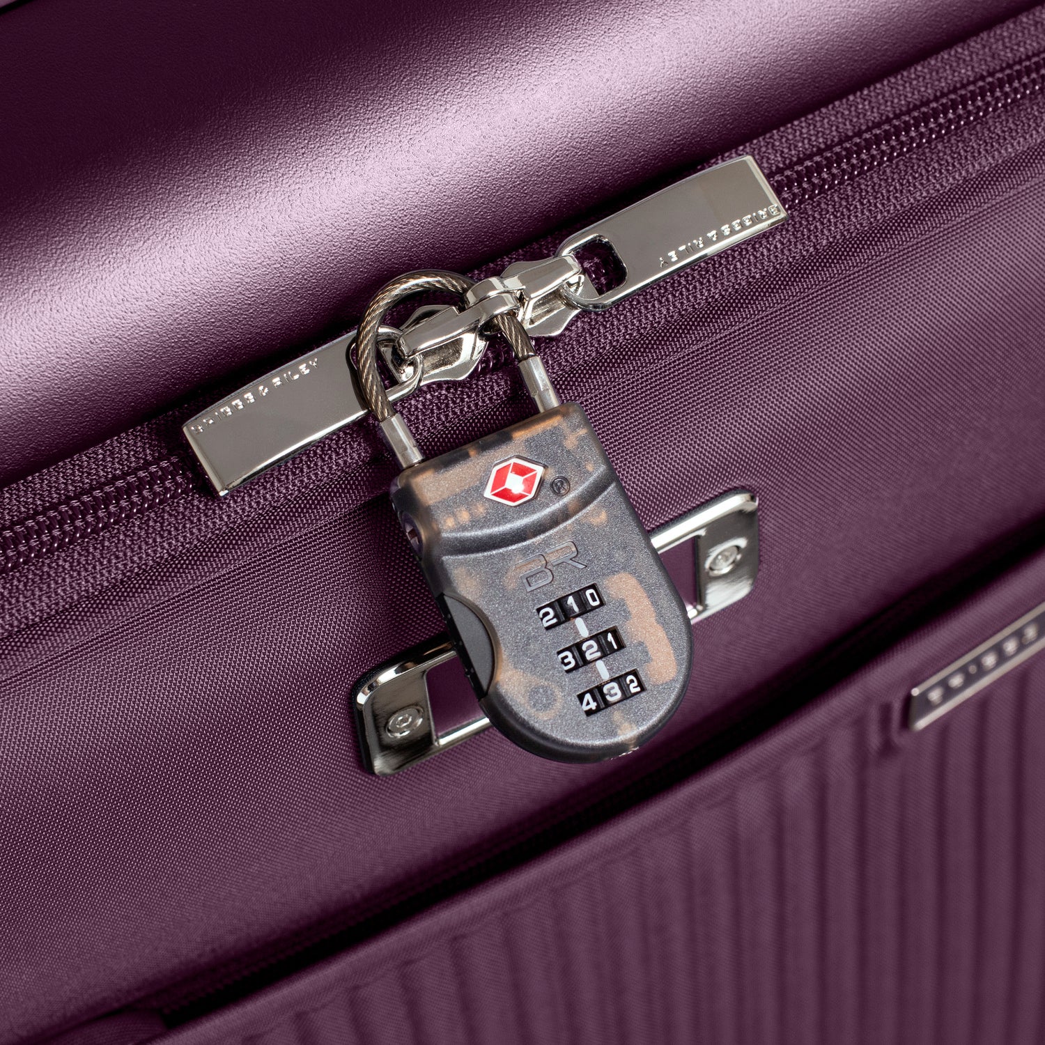 Essential Front Pocket Carry-On Expandable Spinner in Plum #colour_plum